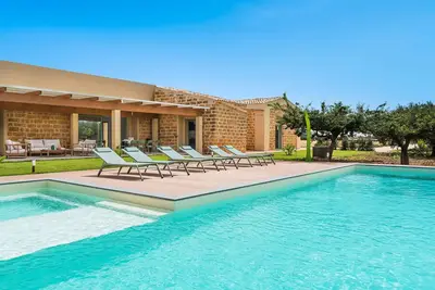 Image de Villa à Menfi avec 4 chambres à coucher, 8 couchages
