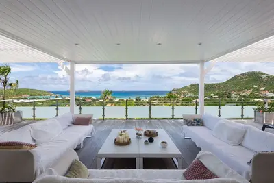 Image de Villa à St Jean - Vue spectaculaire sur la baie - Très privée - 4 chambres