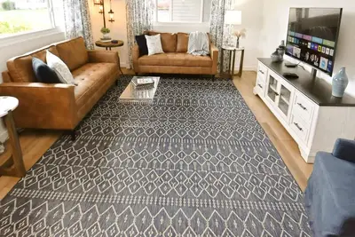 Image de Modern 5 bedroom home sleeps up to 12, 15 min walk to Nd (2329)