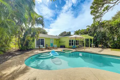Image de Tropical Pool Paradise: 1 Mi to Downtown Stuart!