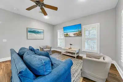 Image de 🐟Pet Friendly-Book for Spring-2 Porches-30a-The Grey Gull