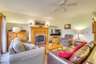 Image de Ski-In/Ski-Out at Jay Peak Resort Condo!