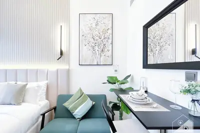 Image de Opulent Studio with Balcony at Aziz Riviera