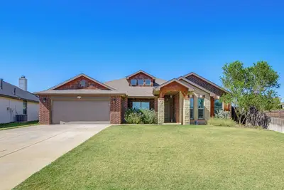 Image de 11 Mi to Dtwn: Lubbock Home w/ Patio, Grill & Yard