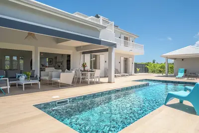 Image de Villa Soleone à Saint-François avec piscine privative un standing assuré