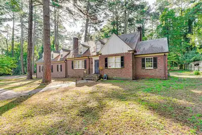 Wilson Family Home: Walk to Community Rec Center!