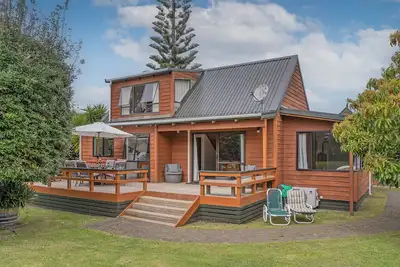 Image de Sea Breeze Bach - Pauanui Holiday Home