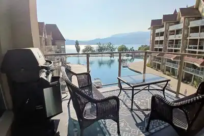 Image de Sunset Waterfront Resort 4. Luxury Lakeside, Lakeview 2 bed/2 bath Kelowna Condo