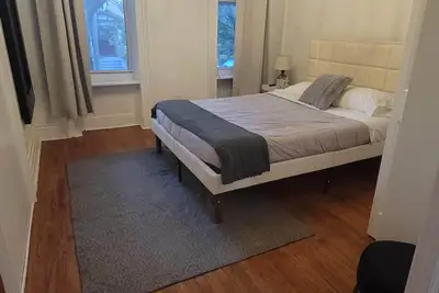 Image de 3-bedroom apartment in welcoming Jersey City with Ac, WiFi
