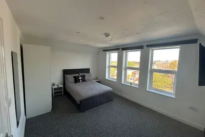 Image de Maison-Salle de bain et douche-en Ville-Vue sur Rue-Residence