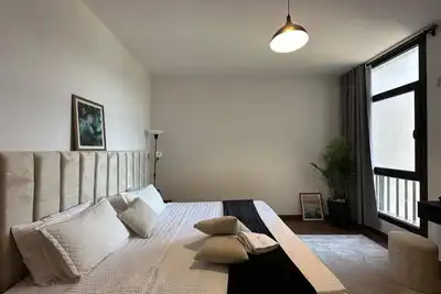 Spacious 3-bedroom apartment with WiFi, Ac in charming Cairo
