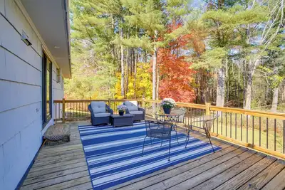 Image de 1 Mi to Dtwn: Cottage w/ Large Yard in Stockbridge
