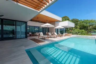 Image de Luxurious 4-Bedroom Home, with Gym – Stunning Ocean and Catalina Island views!