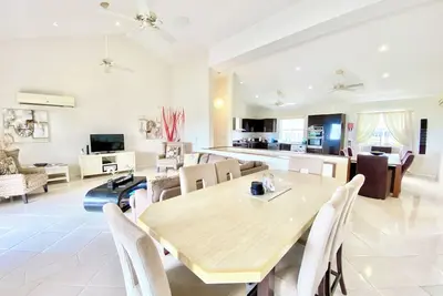Image de Lantana 4, 4 Bedroom Steps From The Beach With Two Swimming Pools
