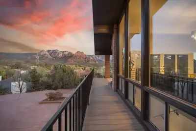 Image de Endless RedRock Views Modern Uptown Home w/Spa/Gym