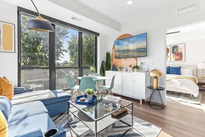 Image de Lux 2bd Gym, Rooftop, Street Parking by Dt, Umn