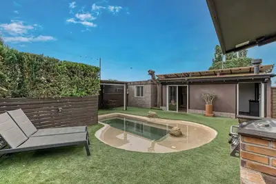 Image de Maison de campagne 'Bungalow Rural Cerca De La Playa' avec vue sur la montagne, piscine et Wi-Fi