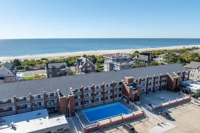 Image de Top Floor Cape Roc Condo, beach block and glorious views!