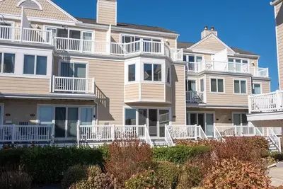 Image de Philadelphia Beach Condo offering unobstructed beach views!