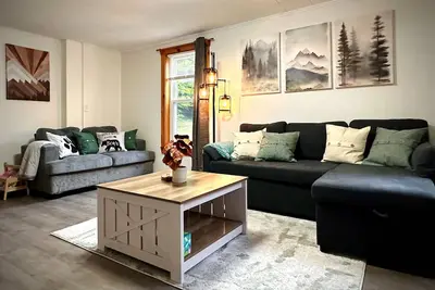 Image de New 4br Mtn Retreat w/Game Room, Fire Pit & Grill