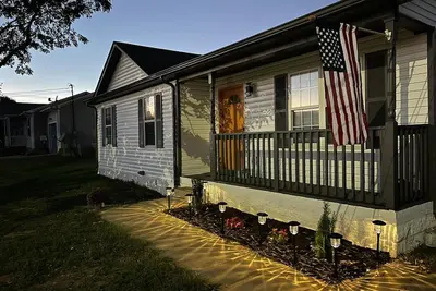 Image de Charming 3-bedroom house in Pleasant Oak Grove with Ac, WiFi