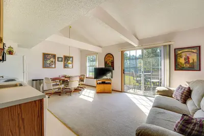 Image de 3 Mi to Branson Strip: Condo w/ Golf Course View!