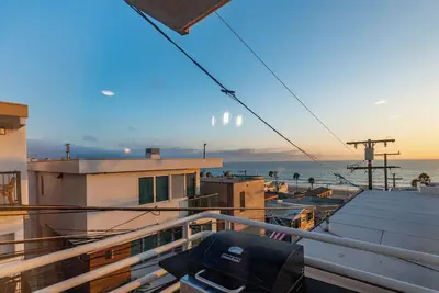Image de 2br 2bth in Prime Manhattan Beach! Huge Ocean View! Garage, & High-Speed Wi-Fi!