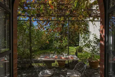 Agréable appartement pour 2 personnes avec piscine privée, Tv, patio, animaux admis et parking