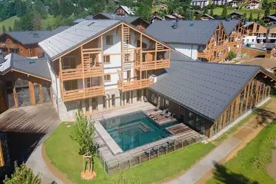 Image de Logement exclusif : terrasse, parking et piscine