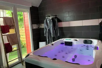Image de Maison avec spa pour vacances détente à 2