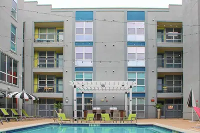 Image de Upstay - Condo w Gym, Bbq, Pool, Games