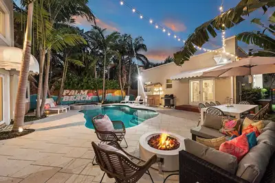 Image de Lux Wpb Oasis, Pool/Spa, Game Room, Sleeps 12!