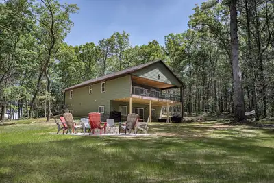 Image de Beautiful, new construction 4 bd, 2. 5 bath home just minutes from downtown Dells