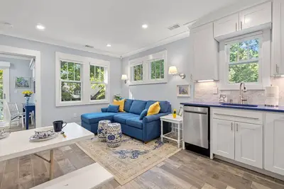 Image de Juniper Presents: 2-Bdrm Bamboo Suite in the Iconic Union Pier Summer House