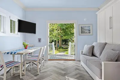 Image de Juniper Presents: 1-Bdrm Herringbone Suite in the Iconic Union Pier Summer House