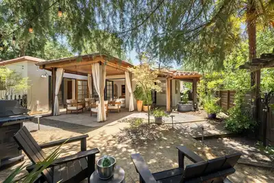 Image de Three Palms *30+ Day Rental*
