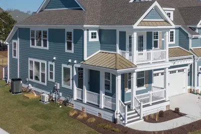 Image de Stunning New Beach House in Bayside, 2 Master Suites, Fast WiFi, Turn Key!