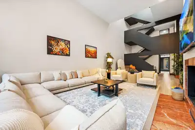 Image de Luxurious Manhattan 5br home with fitness room, pool. Ues New York with Elevator