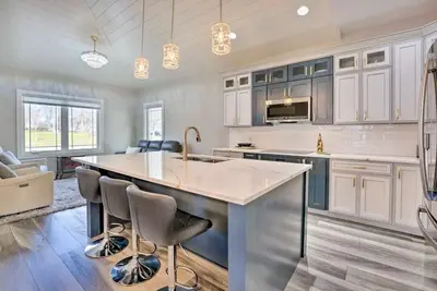 Image de Ludington Beach Casita - 4 blocks from Ludington Beach and close to Marinas.
