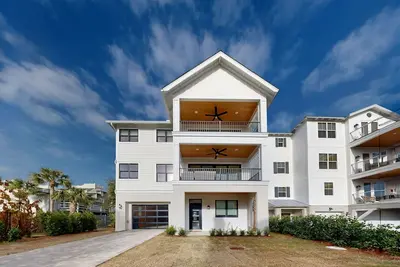 Image de New! Luxury Coastal Home w/ private pool
