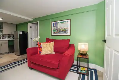 Image de Central 2br, Garden Suite, Top Amenities & Care!