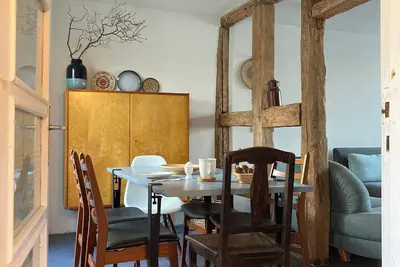 Image de Cozy vacation home with natural garden, well equipped kitchen, and WiFi