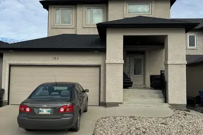 Image de The Last Resort with private entrance. In Basement.