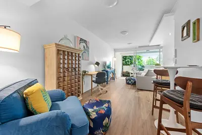 Image de Hustle & Bustle! 2 Bed/1Bath/1Car/Pool ~ Teneriffe