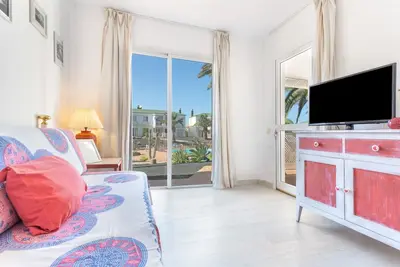 Image de Appartement de vacances 'Relax Holiday' avec piscine partagée, terrasse privée et Wi-Fi