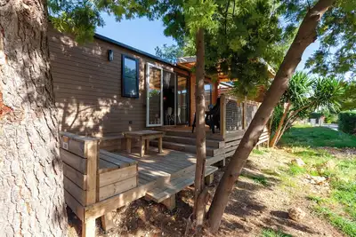 Image de Mobile Home 'Camping Lou Soulei 218' avec vue sur la mer, piscine partagée et climatisation