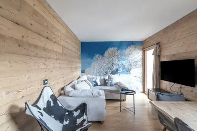 Image de Appartement 'Le Chappart - Carroz D'Arâches' avec vue sur les montagnes, terrasse privée et Wi-Fi