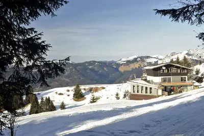 Image de Appartement 'Chalet D' Egloo 10-12 Pers' avec vue sur montagne, jardin partagé et Wi-Fi