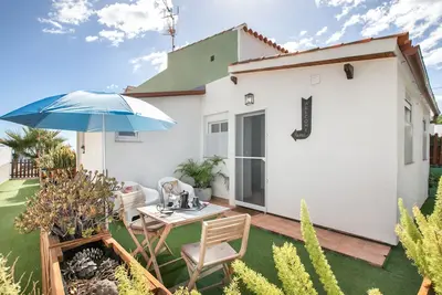 Image de Appartement de vacances 'Azahares 2 Porche' avec jardin privé et Wi-Fi