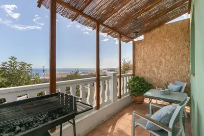 Image de Studio de vacances 'Azahares 1 Estudio' avec vue sur la mer, terrasse privée et Wi-Fi